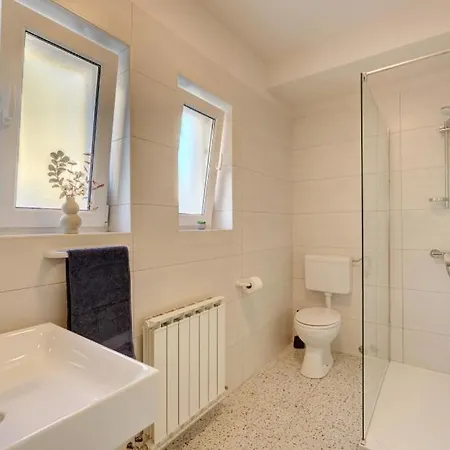 Nata By Guide * Pula