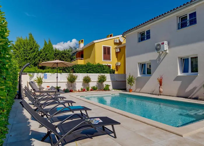 Nata By Guide * Pula