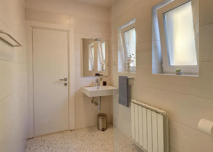 Nata By Guide Vila *