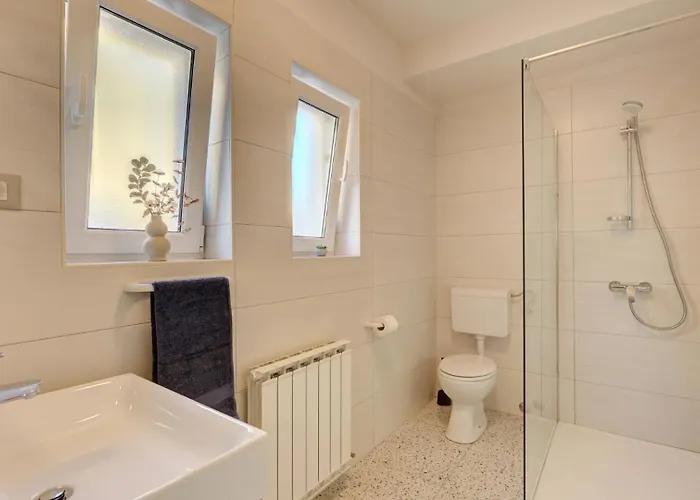 Nata By Guide * Pula