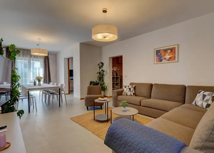 Nata By Guide Willa Pula